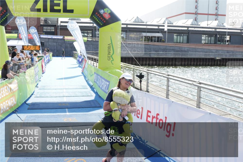 10.08.2025 - GEWOBA Citytriathlon Bremen H.Heesch http://msf.ph/oto/8555323 10.08.2025 15:56:20 Ziel 529 meine-sportfotos.de