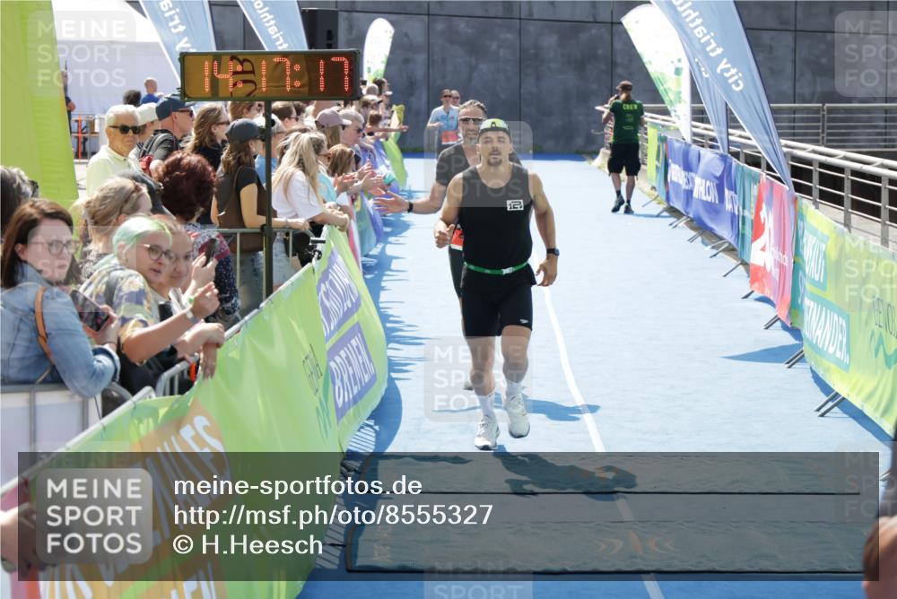 10.08.2025 - GEWOBA Citytriathlon Bremen H.Heesch http://msf.ph/oto/8555327 10.08.2025 14:17:21 Ziel 678, 813, 870 meine-sportfotos.de