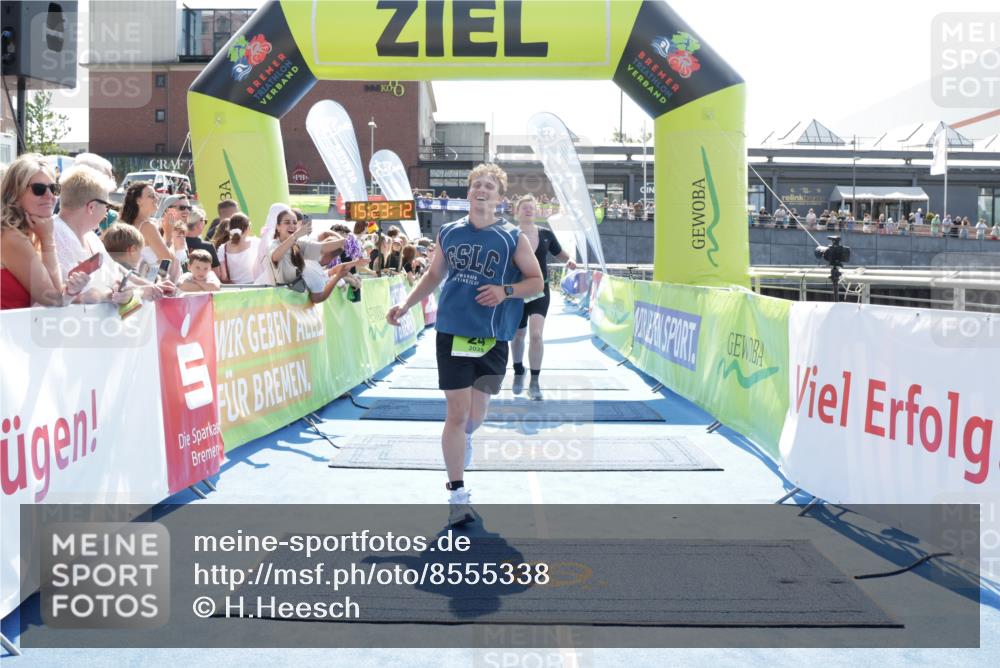 10.08.2025 - GEWOBA Citytriathlon Bremen H.Heesch http://msf.ph/oto/8555338 10.08.2025 15:23:16 Ziel 24, 100, 162, 211 meine-sportfotos.de