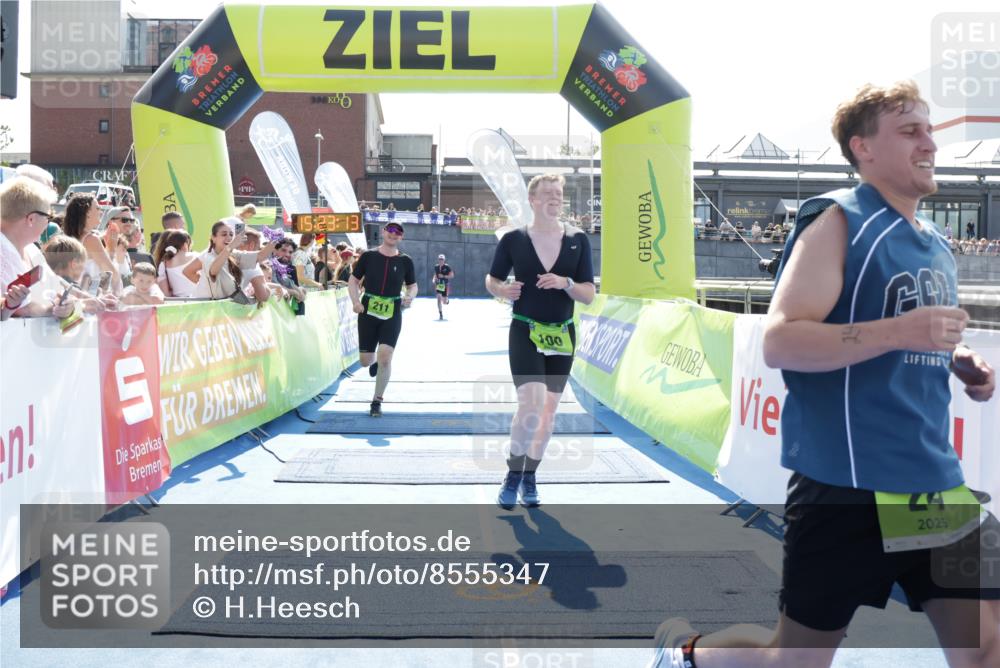 10.08.2025 - GEWOBA Citytriathlon Bremen H.Heesch http://msf.ph/oto/8555347 10.08.2025 15:23:17 Ziel 24, 100, 162, 211 meine-sportfotos.de
