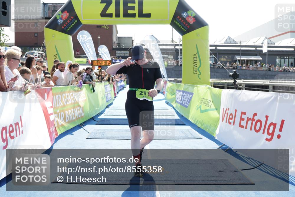 10.08.2025 - GEWOBA Citytriathlon Bremen H.Heesch http://msf.ph/oto/8555358 10.08.2025 15:23:19 Ziel 24, 100, 162, 211 meine-sportfotos.de