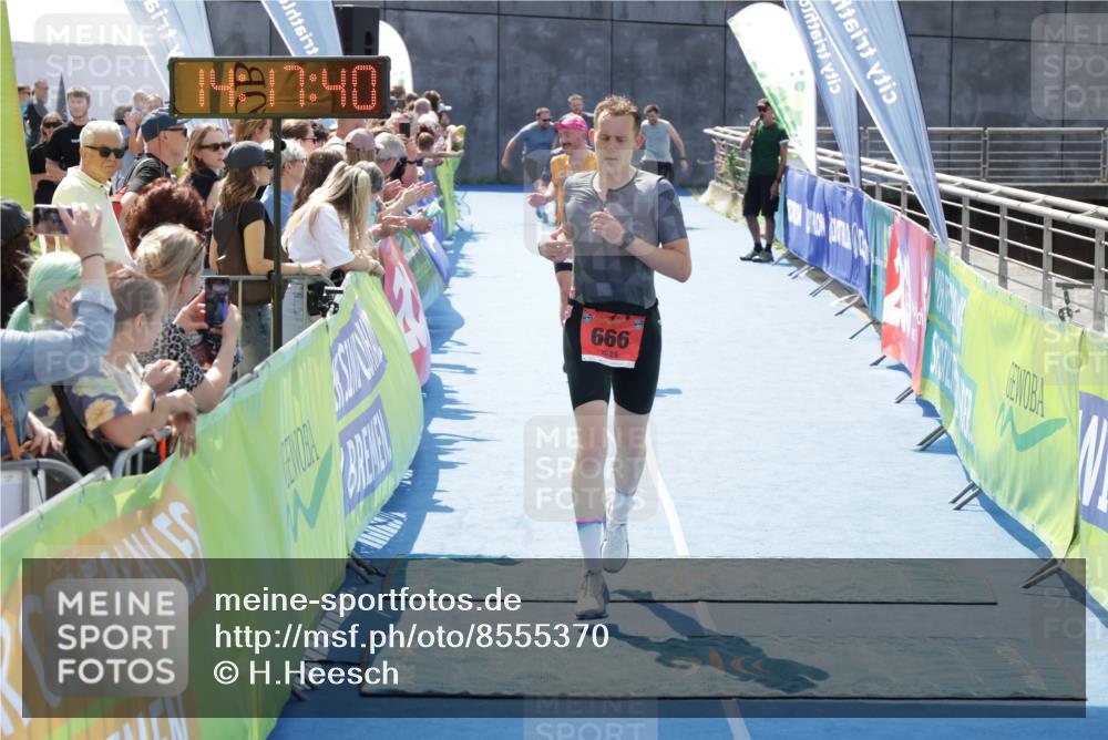 10.08.2025 - GEWOBA Citytriathlon Bremen H.Heesch http://msf.ph/oto/8555370 10.08.2025 14:17:44 Ziel 666, 764, 900 meine-sportfotos.de