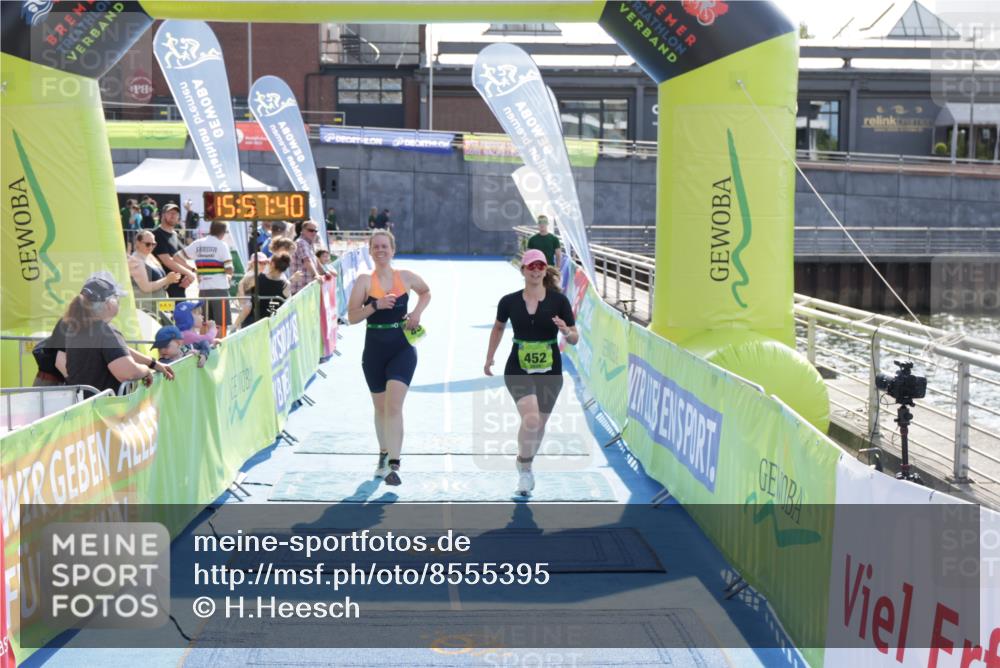 10.08.2025 - GEWOBA Citytriathlon Bremen H.Heesch http://msf.ph/oto/8555395 10.08.2025 15:57:44 Ziel 452, 454 meine-sportfotos.de