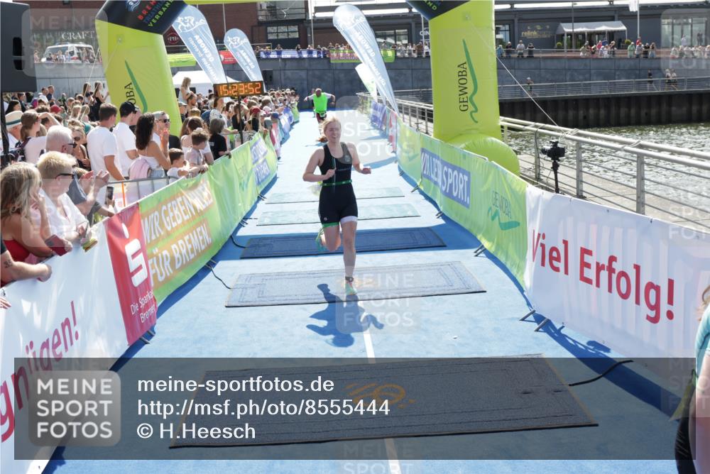 10.08.2025 - GEWOBA Citytriathlon Bremen H.Heesch http://msf.ph/oto/8555444 10.08.2025 15:23:56 Ziel 209, 250, 360, 363, 372 meine-sportfotos.de