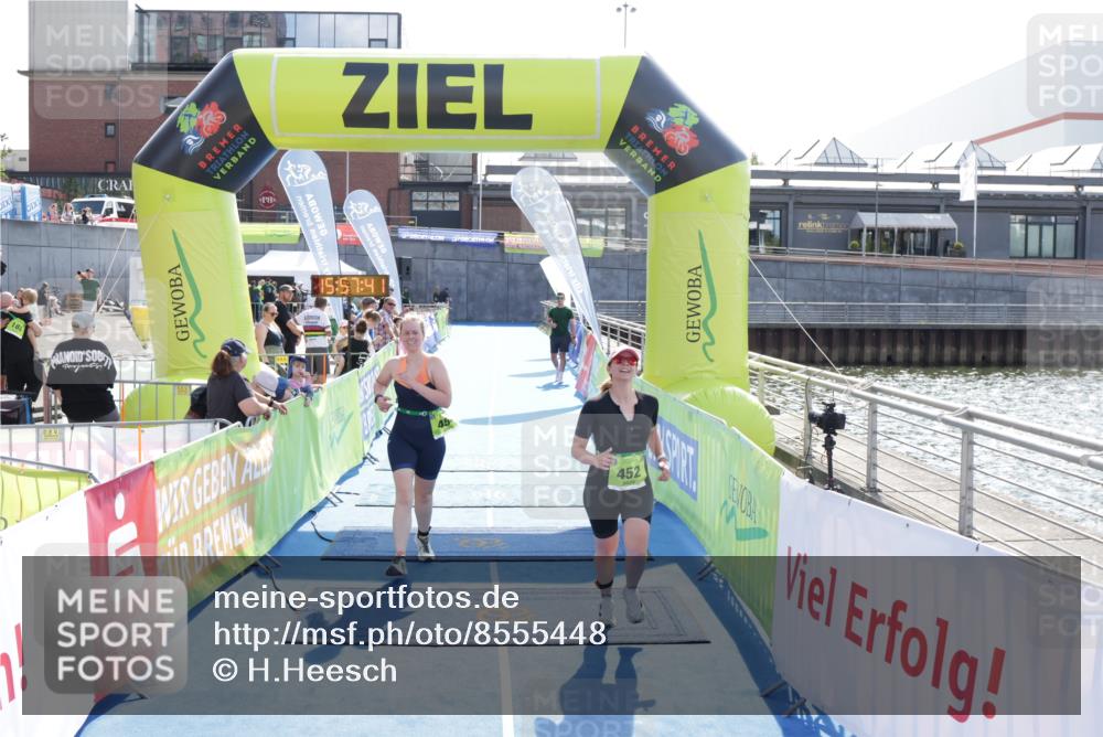 10.08.2025 - GEWOBA Citytriathlon Bremen H.Heesch http://msf.ph/oto/8555448 10.08.2025 15:57:45 Ziel 452, 454 meine-sportfotos.de