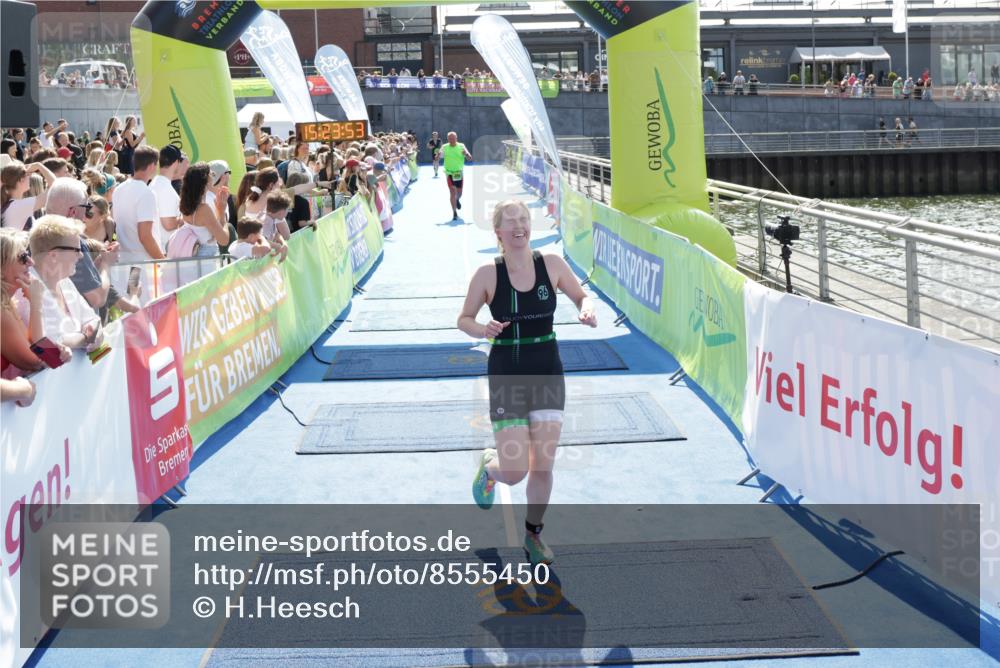 10.08.2025 - GEWOBA Citytriathlon Bremen H.Heesch http://msf.ph/oto/8555450 10.08.2025 15:23:57 Ziel 250, 360, 363, 372 meine-sportfotos.de