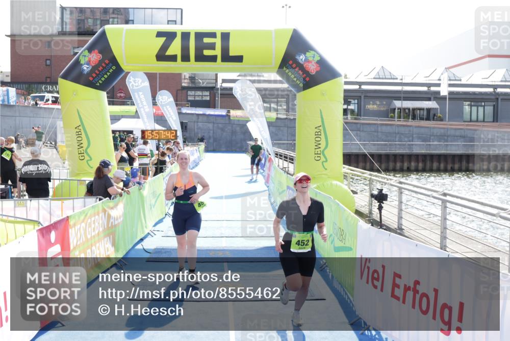 10.08.2025 - GEWOBA Citytriathlon Bremen H.Heesch http://msf.ph/oto/8555462 10.08.2025 15:57:46 Ziel 452, 454 meine-sportfotos.de