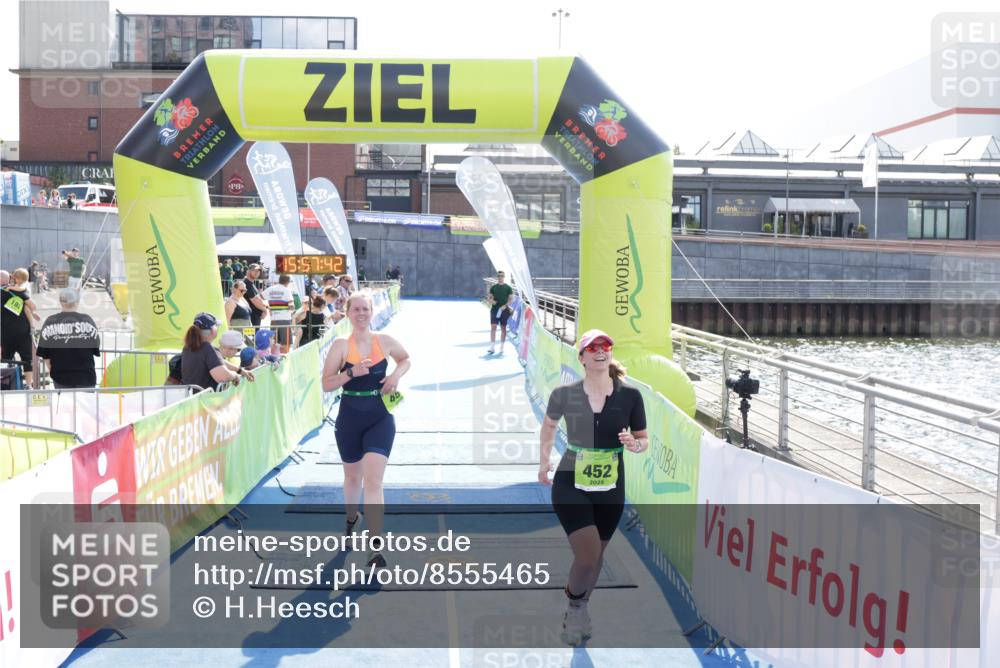 10.08.2025 - GEWOBA Citytriathlon Bremen H.Heesch http://msf.ph/oto/8555465 10.08.2025 15:57:46 Ziel 452, 454 meine-sportfotos.de