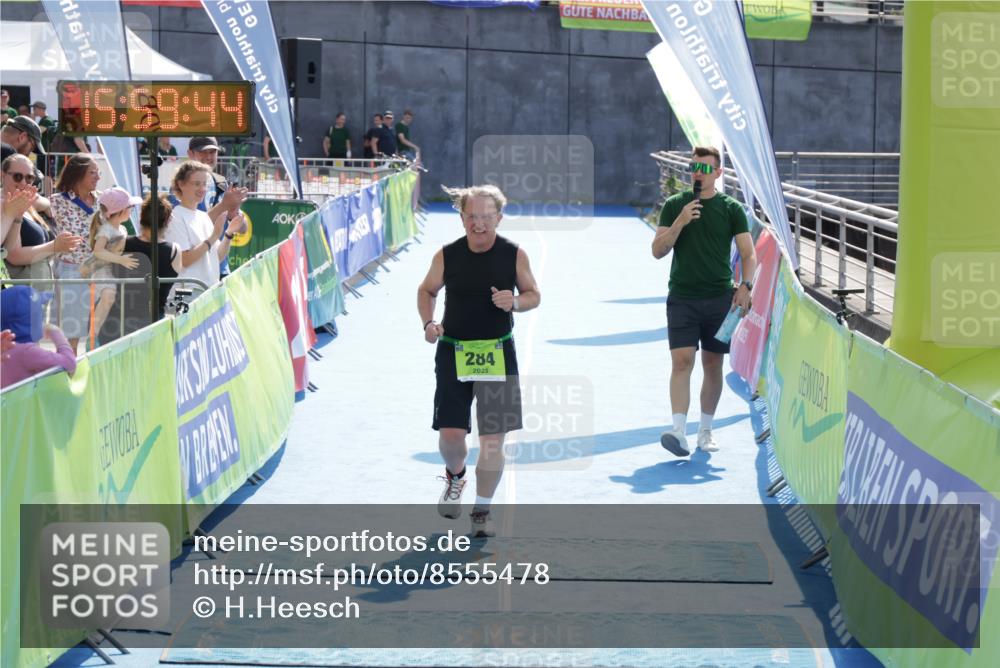 10.08.2025 - GEWOBA Citytriathlon Bremen H.Heesch http://msf.ph/oto/8555478 10.08.2025 15:59:48 Ziel 284 meine-sportfotos.de