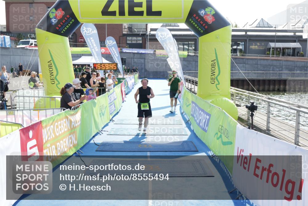 10.08.2025 - GEWOBA Citytriathlon Bremen H.Heesch http://msf.ph/oto/8555494 10.08.2025 15:59:50 Ziel 284 meine-sportfotos.de