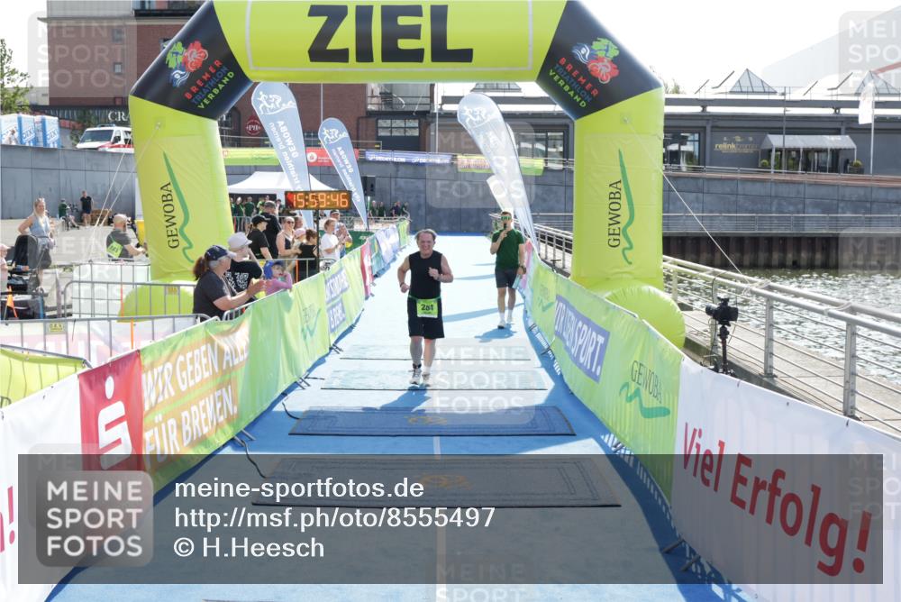 10.08.2025 - GEWOBA Citytriathlon Bremen H.Heesch http://msf.ph/oto/8555497 10.08.2025 15:59:50 Ziel 284 meine-sportfotos.de