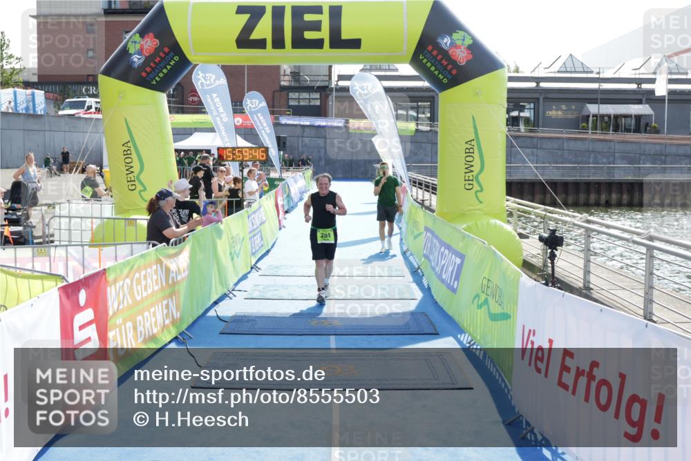 10.08.2025 - GEWOBA Citytriathlon Bremen H.Heesch http://msf.ph/oto/8555503 10.08.2025 15:59:50 Ziel 284 meine-sportfotos.de
