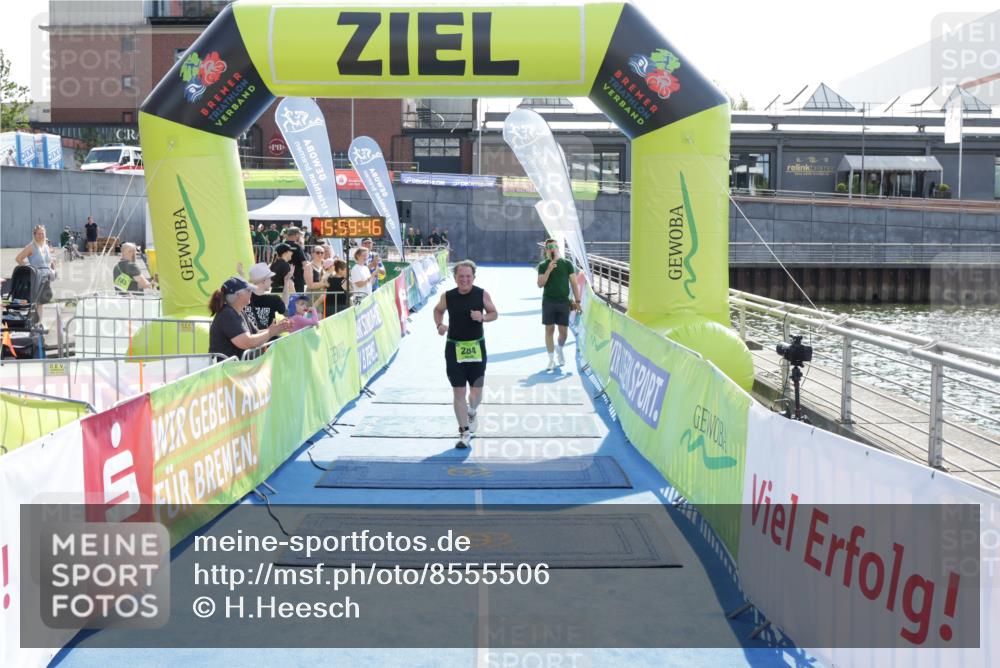 10.08.2025 - GEWOBA Citytriathlon Bremen H.Heesch http://msf.ph/oto/8555506 10.08.2025 15:59:50 Ziel 284 meine-sportfotos.de