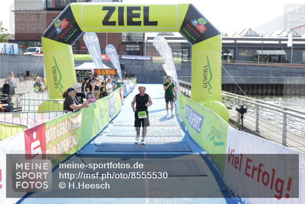 10.08.2025 - GEWOBA Citytriathlon Bremen H.Heesch http://msf.ph/oto/8555530 10.08.2025 15:59:50 Ziel 284 meine-sportfotos.de