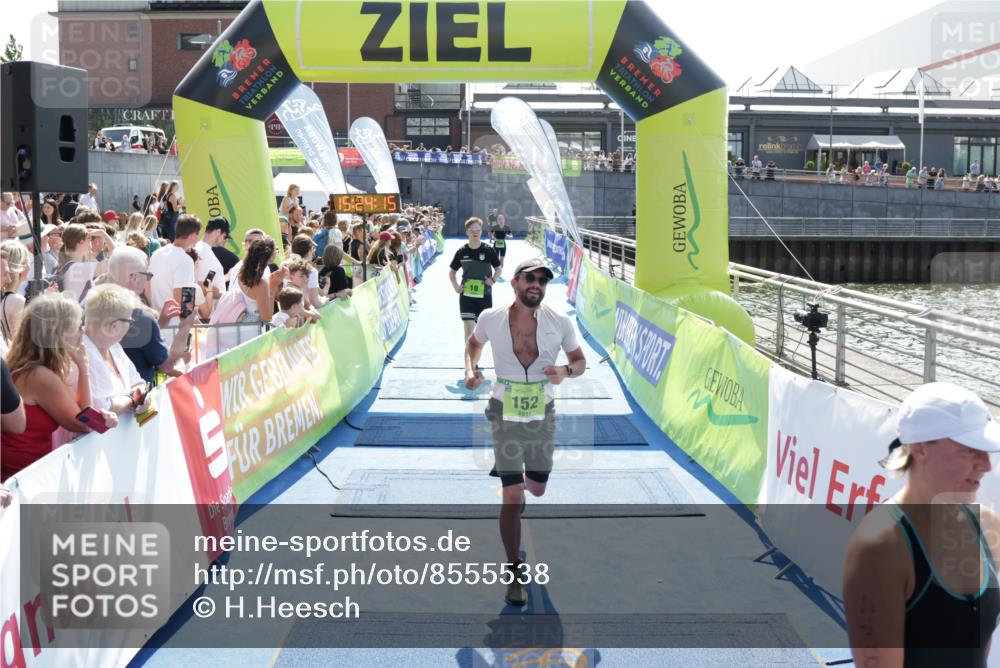 10.08.2025 - GEWOBA Citytriathlon Bremen H.Heesch http://msf.ph/oto/8555538 10.08.2025 15:24:19 Ziel 18, 84, 152, 346, 478 meine-sportfotos.de