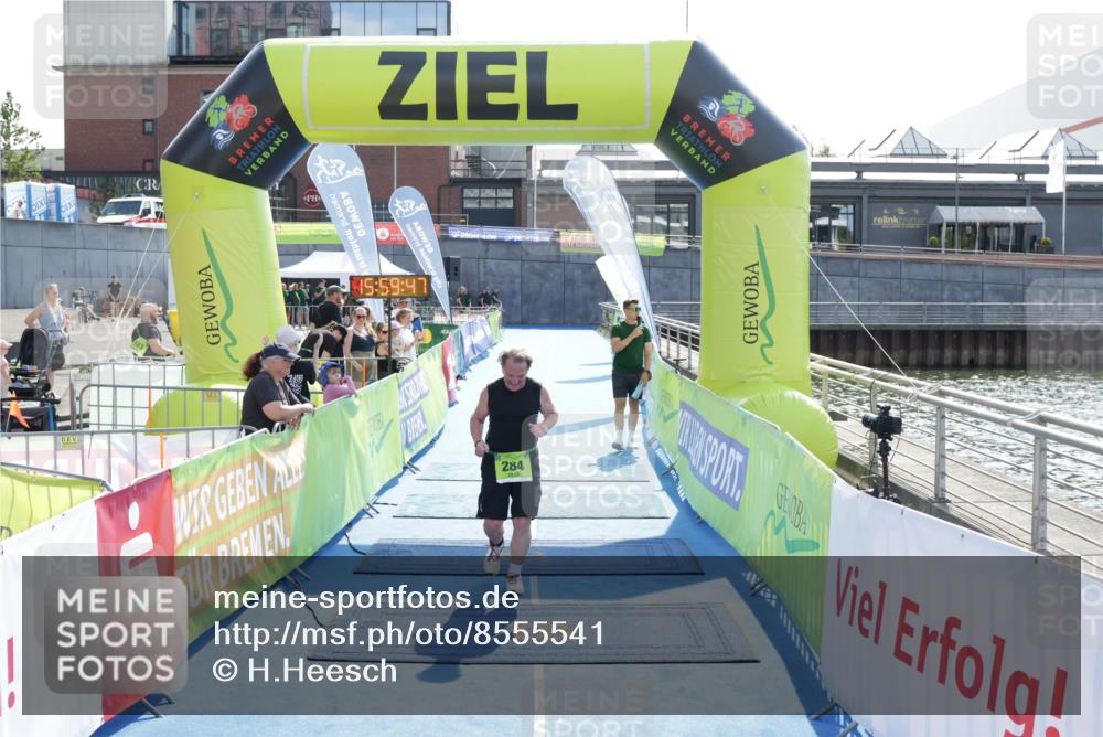 10.08.2025 - GEWOBA Citytriathlon Bremen H.Heesch http://msf.ph/oto/8555541 10.08.2025 15:59:51 Ziel 284 meine-sportfotos.de