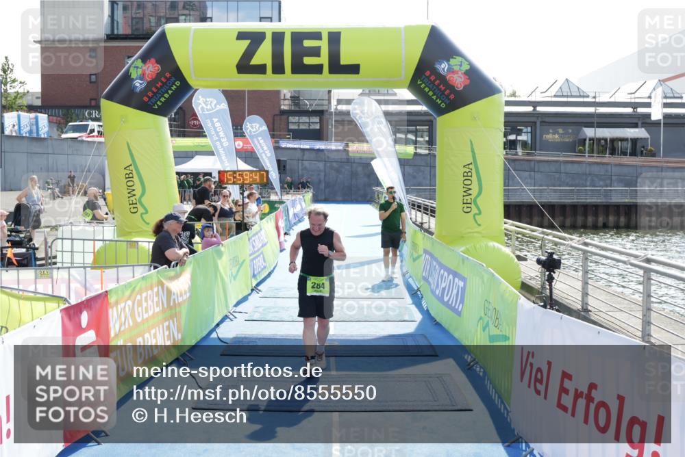 10.08.2025 - GEWOBA Citytriathlon Bremen H.Heesch http://msf.ph/oto/8555550 10.08.2025 15:59:51 Ziel 284 meine-sportfotos.de