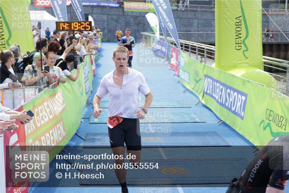 10.08.2025 - GEWOBA Citytriathlon Bremen H.Heesch http://msf.ph/oto/8555554 10.08.2025 14:19:29 Ziel 575, 681 meine-sportfotos.de