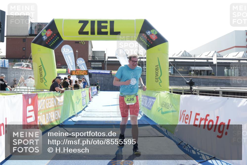10.08.2025 - GEWOBA Citytriathlon Bremen H.Heesch http://msf.ph/oto/8555595 10.08.2025 16:01:29 Ziel 236 meine-sportfotos.de