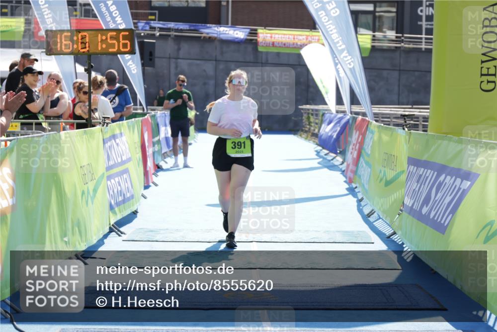 10.08.2025 - GEWOBA Citytriathlon Bremen H.Heesch http://msf.ph/oto/8555620 10.08.2025 16:02:00 Ziel 391 meine-sportfotos.de