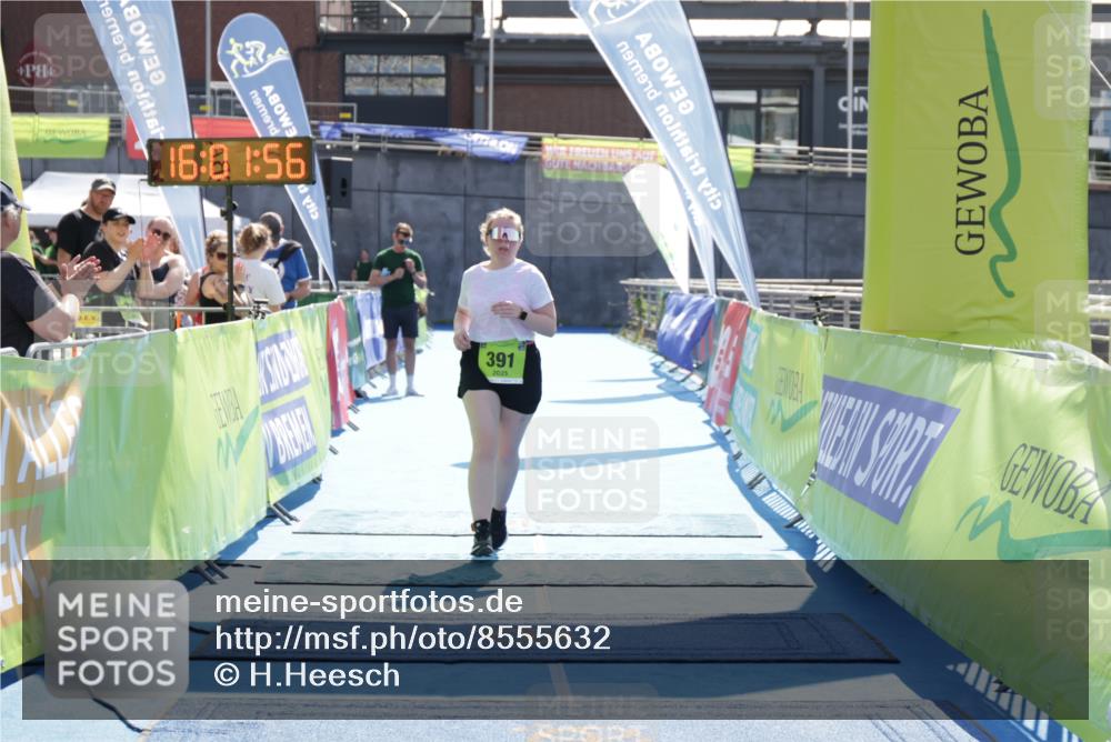 10.08.2025 - GEWOBA Citytriathlon Bremen H.Heesch http://msf.ph/oto/8555632 10.08.2025 16:02:00 Ziel 391 meine-sportfotos.de