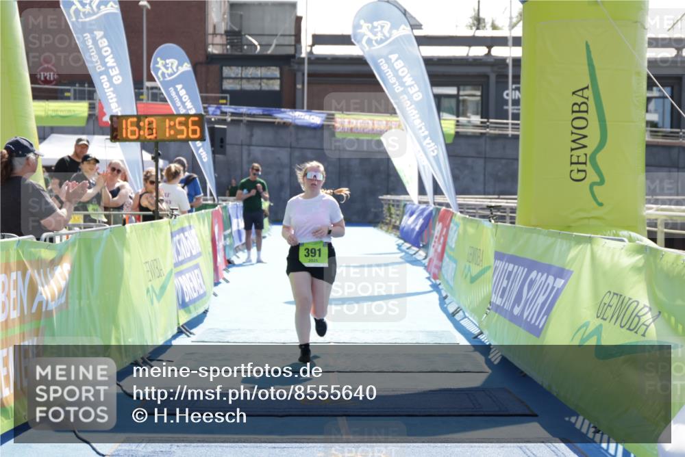 10.08.2025 - GEWOBA Citytriathlon Bremen H.Heesch http://msf.ph/oto/8555640 10.08.2025 16:02:00 Ziel 391 meine-sportfotos.de