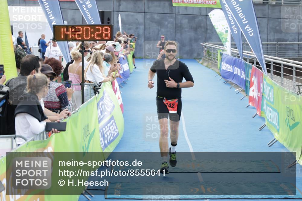 10.08.2025 - GEWOBA Citytriathlon Bremen H.Heesch http://msf.ph/oto/8555641 10.08.2025 14:20:32 Ziel 742, 858, 934 meine-sportfotos.de