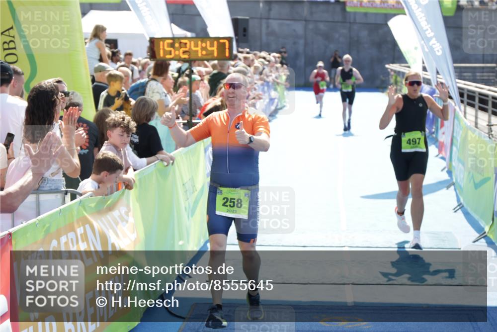 10.08.2025 - GEWOBA Citytriathlon Bremen H.Heesch http://msf.ph/oto/8555645 10.08.2025 15:24:51 Ziel 234, 258, 497 meine-sportfotos.de