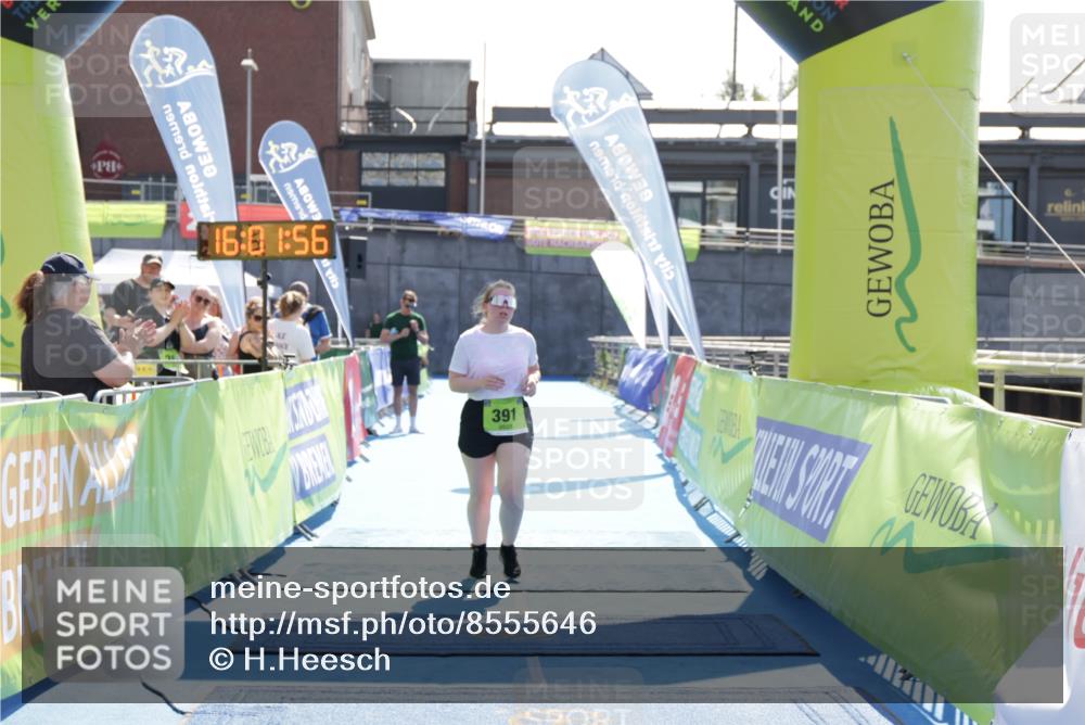 10.08.2025 - GEWOBA Citytriathlon Bremen H.Heesch http://msf.ph/oto/8555646 10.08.2025 16:02:00 Ziel 391 meine-sportfotos.de