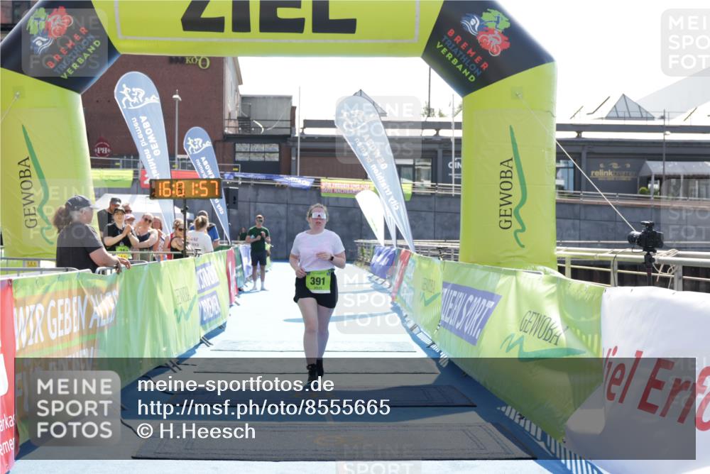 10.08.2025 - GEWOBA Citytriathlon Bremen H.Heesch http://msf.ph/oto/8555665 10.08.2025 16:02:01 Ziel 391 meine-sportfotos.de