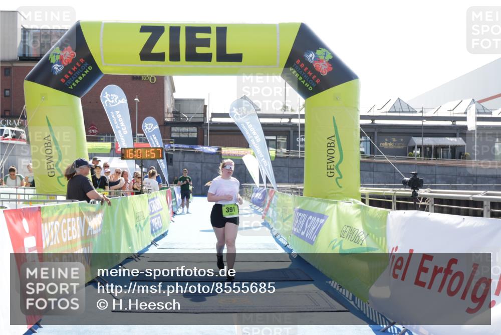 10.08.2025 - GEWOBA Citytriathlon Bremen H.Heesch http://msf.ph/oto/8555685 10.08.2025 16:02:01 Ziel 391 meine-sportfotos.de