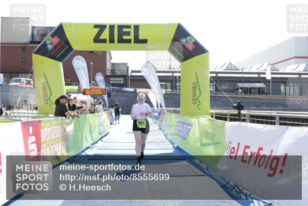 10.08.2025 - GEWOBA Citytriathlon Bremen H.Heesch http://msf.ph/oto/8555699 10.08.2025 16:02:01 Ziel 391 meine-sportfotos.de