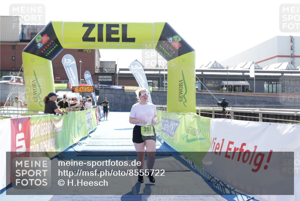 10.08.2025 - GEWOBA Citytriathlon Bremen H.Heesch http://msf.ph/oto/8555722 10.08.2025 16:02:02 Ziel 391 meine-sportfotos.de