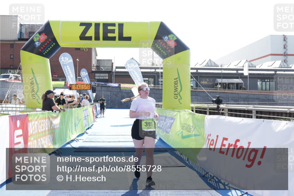 10.08.2025 - GEWOBA Citytriathlon Bremen H.Heesch http://msf.ph/oto/8555728 10.08.2025 16:02:02 Ziel 391 meine-sportfotos.de