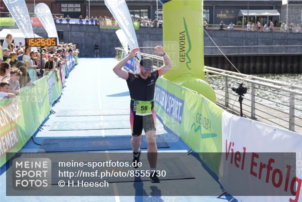 10.08.2025 - GEWOBA Citytriathlon Bremen H.Heesch http://msf.ph/oto/8555730 10.08.2025 15:25:09 Ziel 59, 474 meine-sportfotos.de