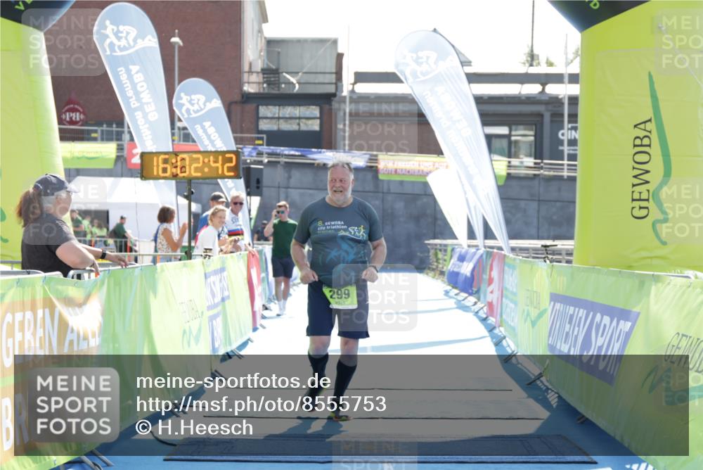 10.08.2025 - GEWOBA Citytriathlon Bremen H.Heesch http://msf.ph/oto/8555753 10.08.2025 16:02:46 Ziel 299 meine-sportfotos.de