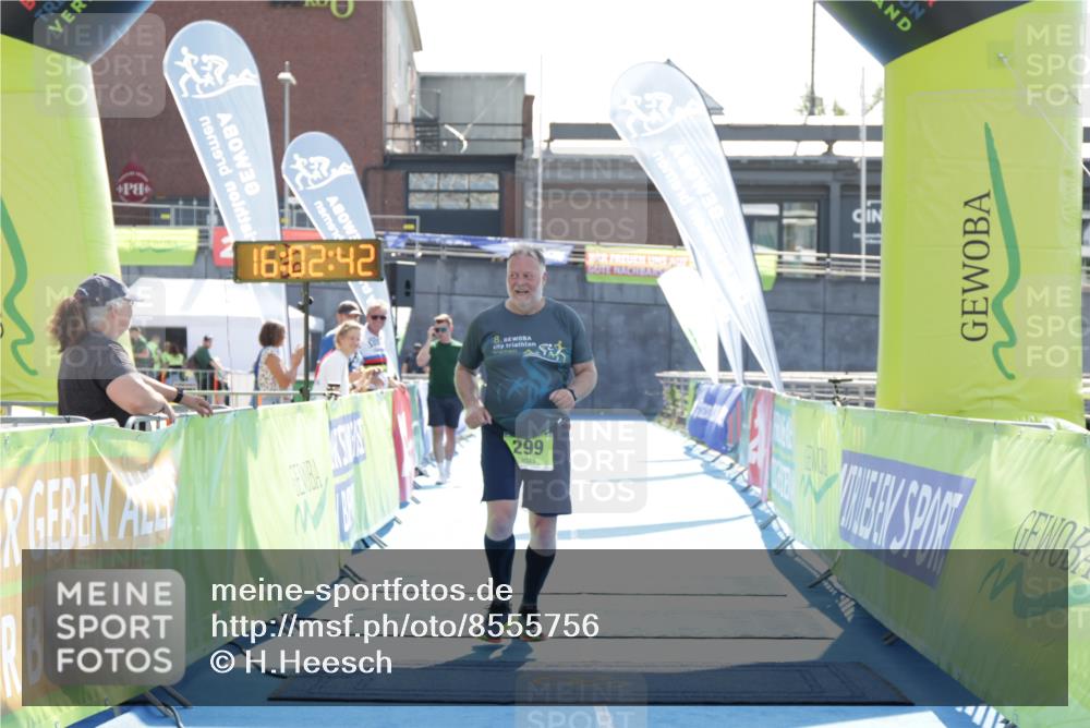 10.08.2025 - GEWOBA Citytriathlon Bremen H.Heesch http://msf.ph/oto/8555756 10.08.2025 16:02:46 Ziel 299 meine-sportfotos.de
