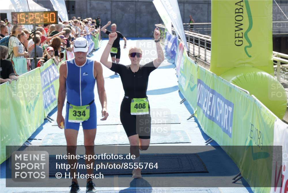 10.08.2025 - GEWOBA Citytriathlon Bremen H.Heesch http://msf.ph/oto/8555764 10.08.2025 15:25:43 Ziel 306, 334, 408 meine-sportfotos.de