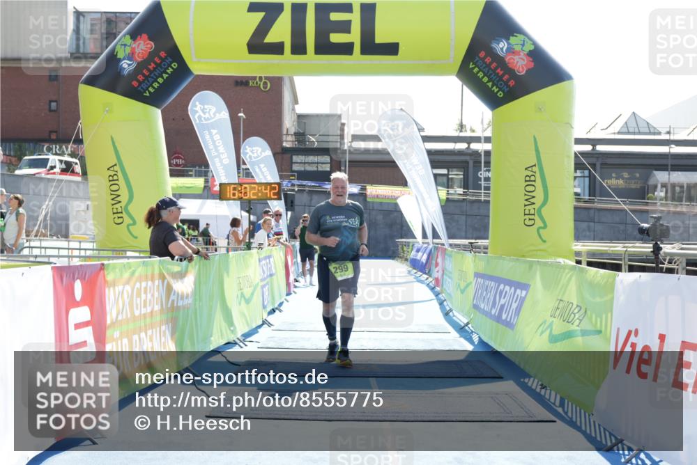 10.08.2025 - GEWOBA Citytriathlon Bremen H.Heesch http://msf.ph/oto/8555775 10.08.2025 16:02:46 Ziel 299 meine-sportfotos.de