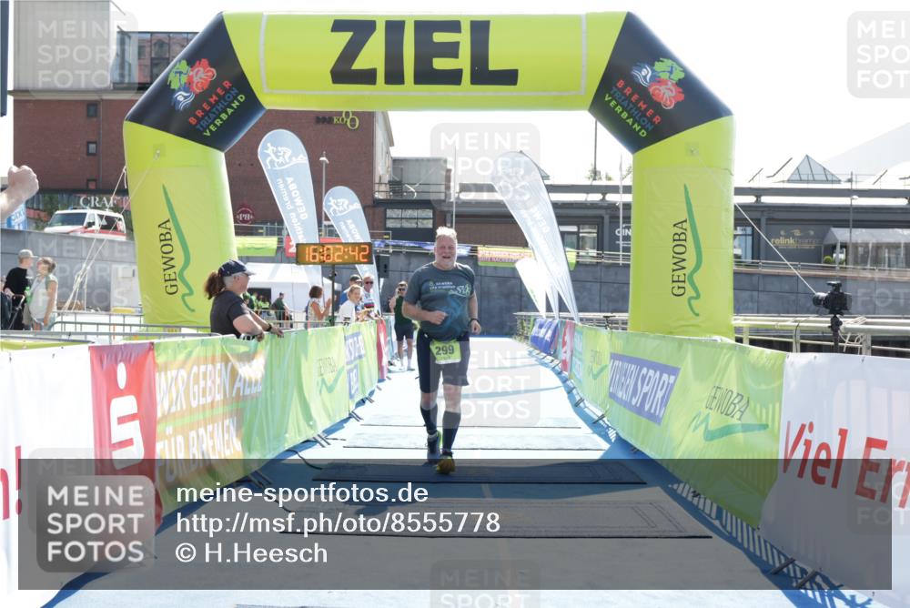 10.08.2025 - GEWOBA Citytriathlon Bremen H.Heesch http://msf.ph/oto/8555778 10.08.2025 16:02:47 Ziel 299 meine-sportfotos.de