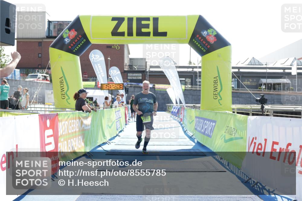 10.08.2025 - GEWOBA Citytriathlon Bremen H.Heesch http://msf.ph/oto/8555785 10.08.2025 16:02:47 Ziel 299 meine-sportfotos.de