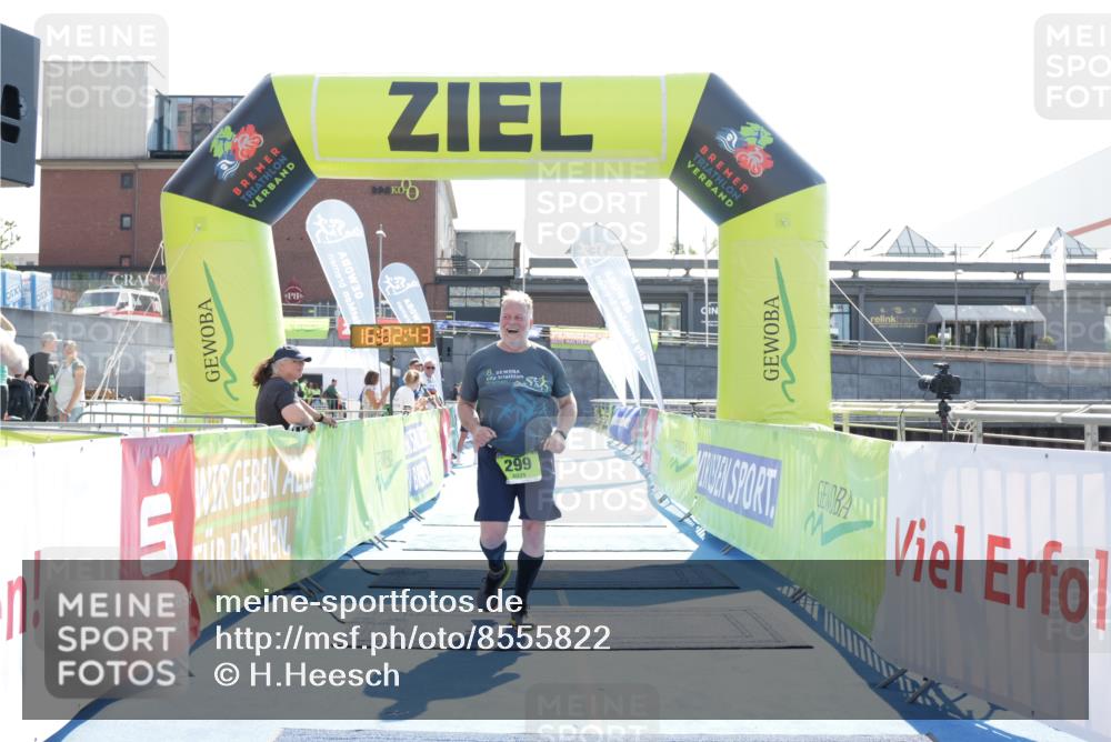 10.08.2025 - GEWOBA Citytriathlon Bremen H.Heesch http://msf.ph/oto/8555822 10.08.2025 16:02:48 Ziel 299 meine-sportfotos.de