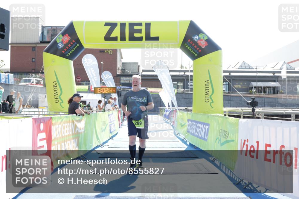 10.08.2025 - GEWOBA Citytriathlon Bremen H.Heesch http://msf.ph/oto/8555827 10.08.2025 16:02:48 Ziel 299 meine-sportfotos.de