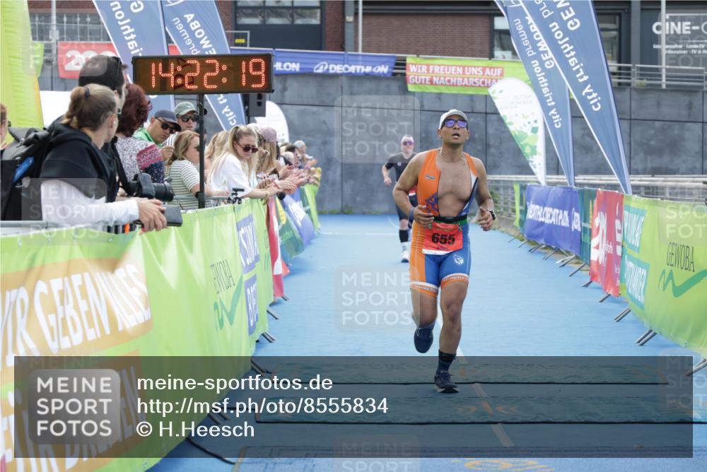 10.08.2025 - GEWOBA Citytriathlon Bremen H.Heesch http://msf.ph/oto/8555834 10.08.2025 14:22:23 Ziel 655, 689 meine-sportfotos.de