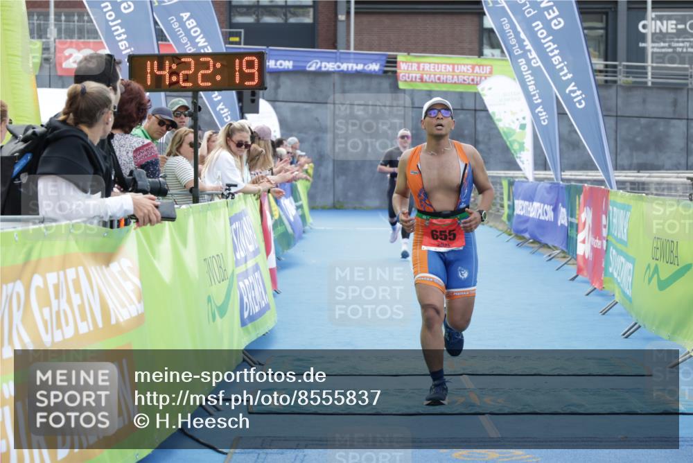 10.08.2025 - GEWOBA Citytriathlon Bremen H.Heesch http://msf.ph/oto/8555837 10.08.2025 14:22:23 Ziel 655, 689 meine-sportfotos.de