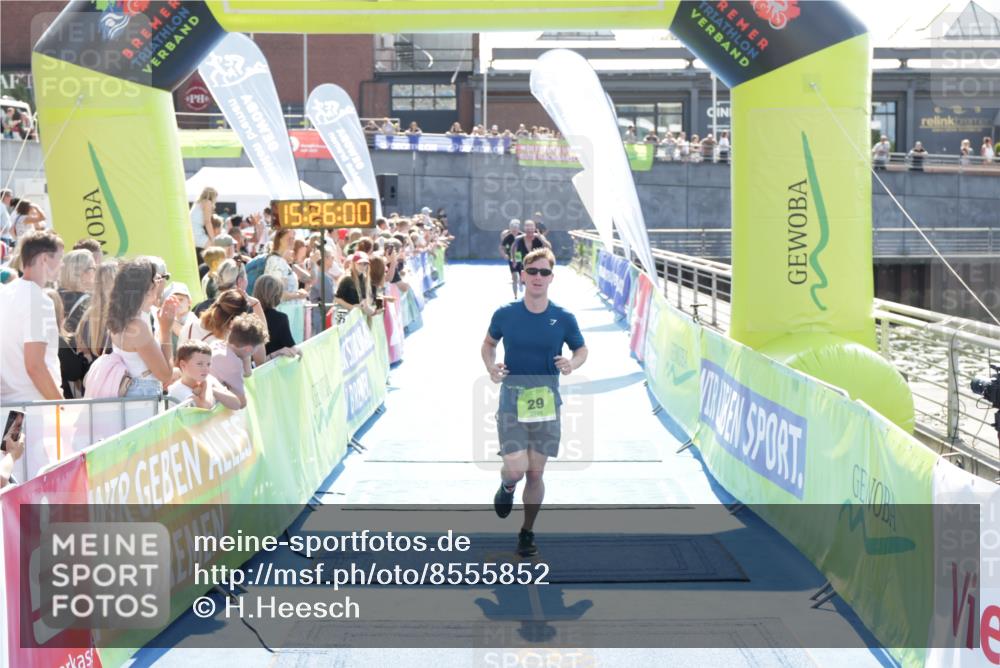 10.08.2025 - GEWOBA Citytriathlon Bremen H.Heesch http://msf.ph/oto/8555852 10.08.2025 15:26:03 Ziel 29, 298, 323 meine-sportfotos.de