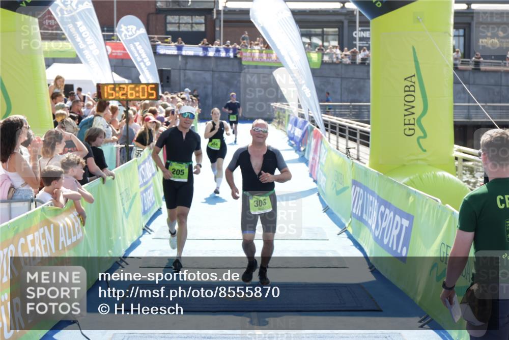 10.08.2025 - GEWOBA Citytriathlon Bremen H.Heesch http://msf.ph/oto/8555870 10.08.2025 15:26:09 Ziel 29, 205, 303, 404 meine-sportfotos.de