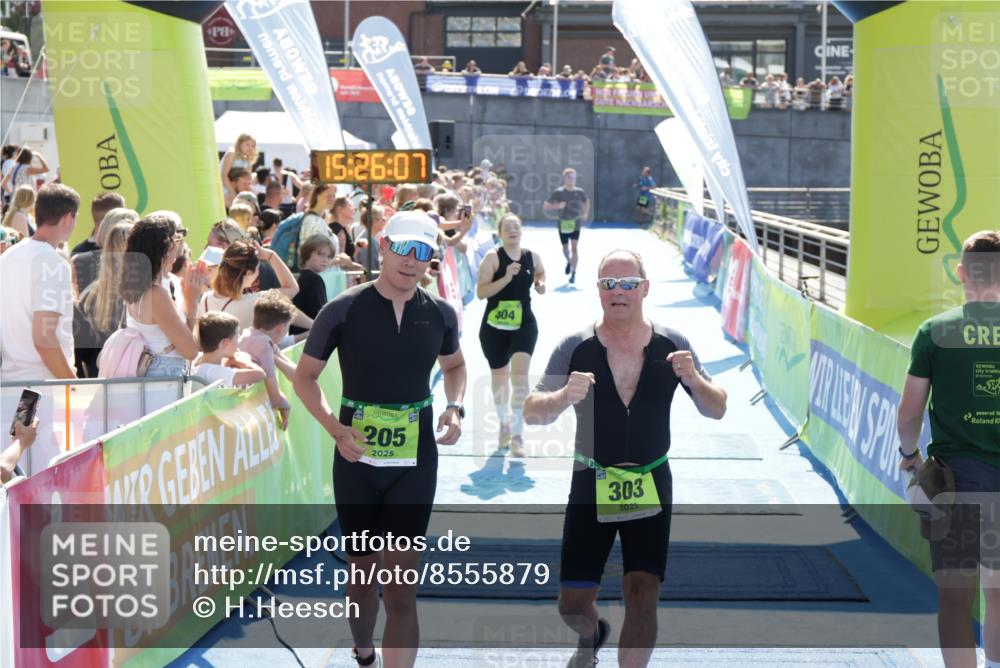 10.08.2025 - GEWOBA Citytriathlon Bremen H.Heesch http://msf.ph/oto/8555879 10.08.2025 15:26:11 Ziel 130, 205, 303, 404 meine-sportfotos.de