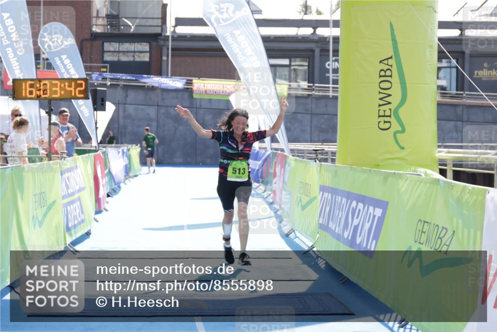 10.08.2025 - GEWOBA Citytriathlon Bremen H.Heesch http://msf.ph/oto/8555898 10.08.2025 16:03:46 Ziel 513 meine-sportfotos.de