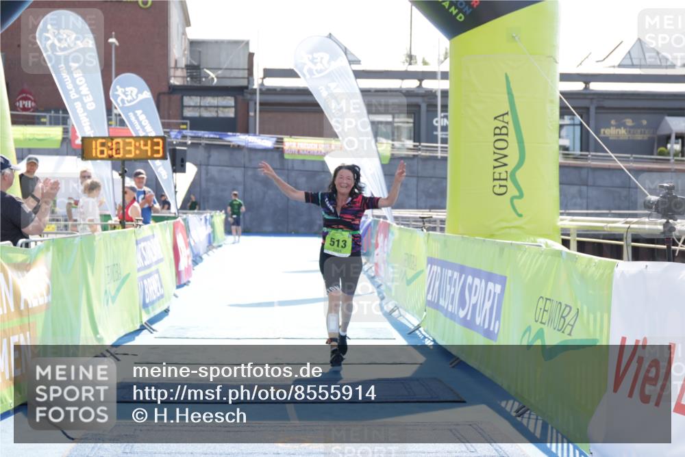 10.08.2025 - GEWOBA Citytriathlon Bremen H.Heesch http://msf.ph/oto/8555914 10.08.2025 16:03:47 Ziel 513 meine-sportfotos.de